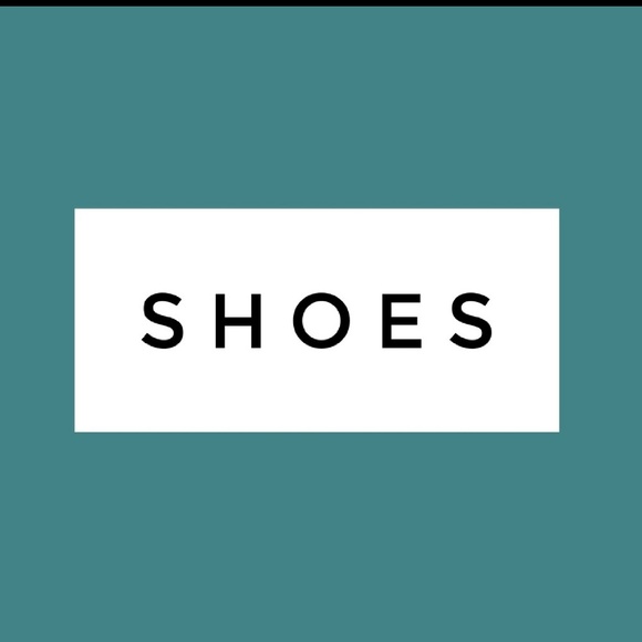 Shoes ⬇️ - Picture 1 of 1